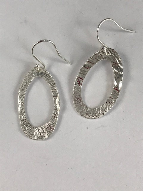 EA71. Reticulated Abstract Oval Earrings