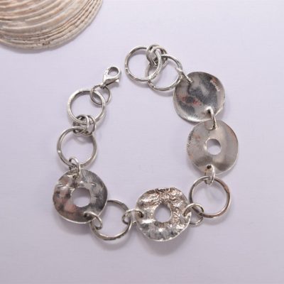 BR03. Reticulated silver circles bracelet
