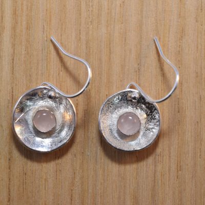 EA13. Domed circular earrings with rose quartz stone