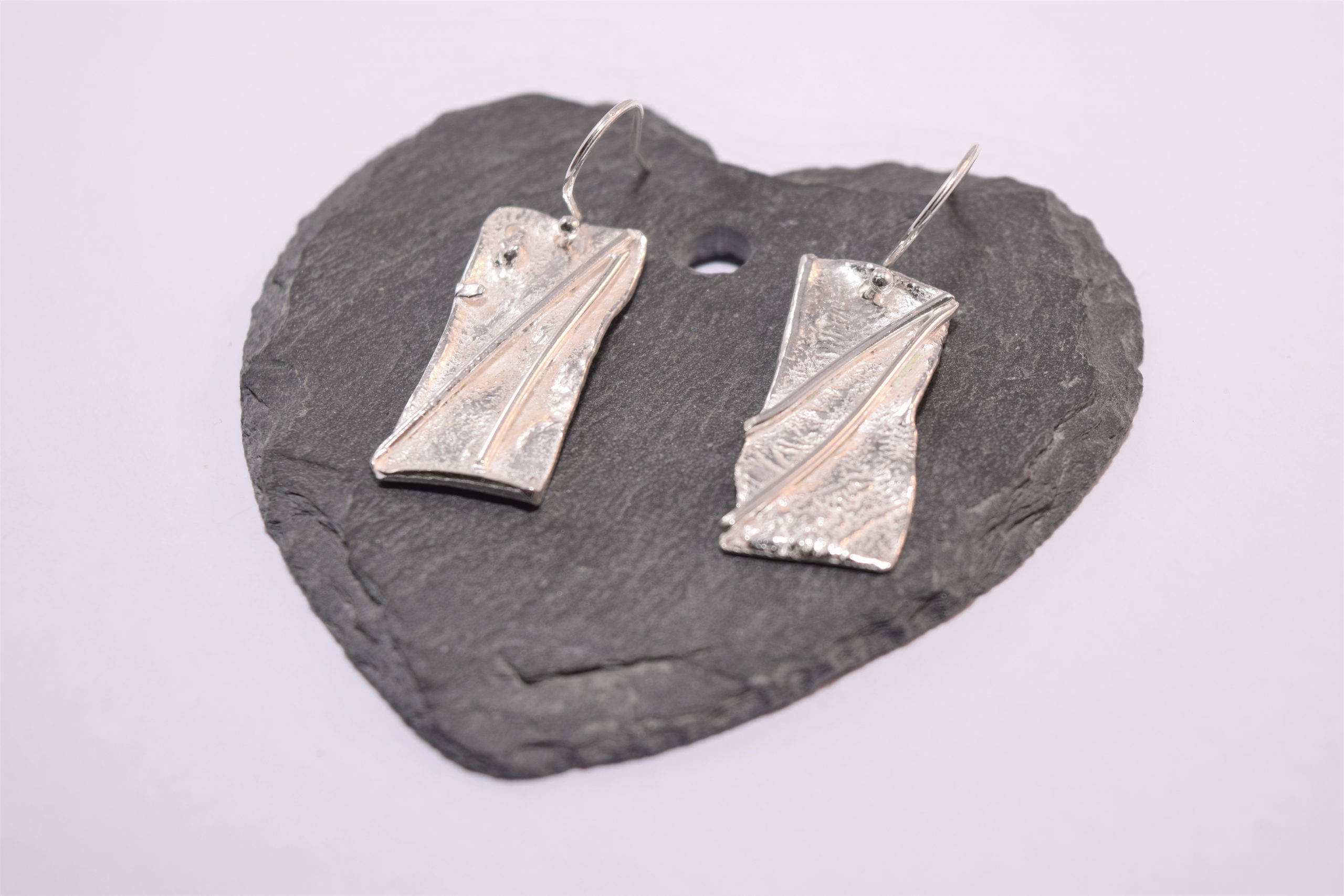 EA15. Reticulated oblong silver earrings - Image 2