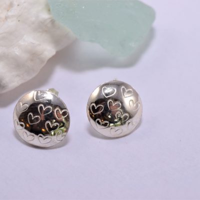 EA19. Silver heart studs