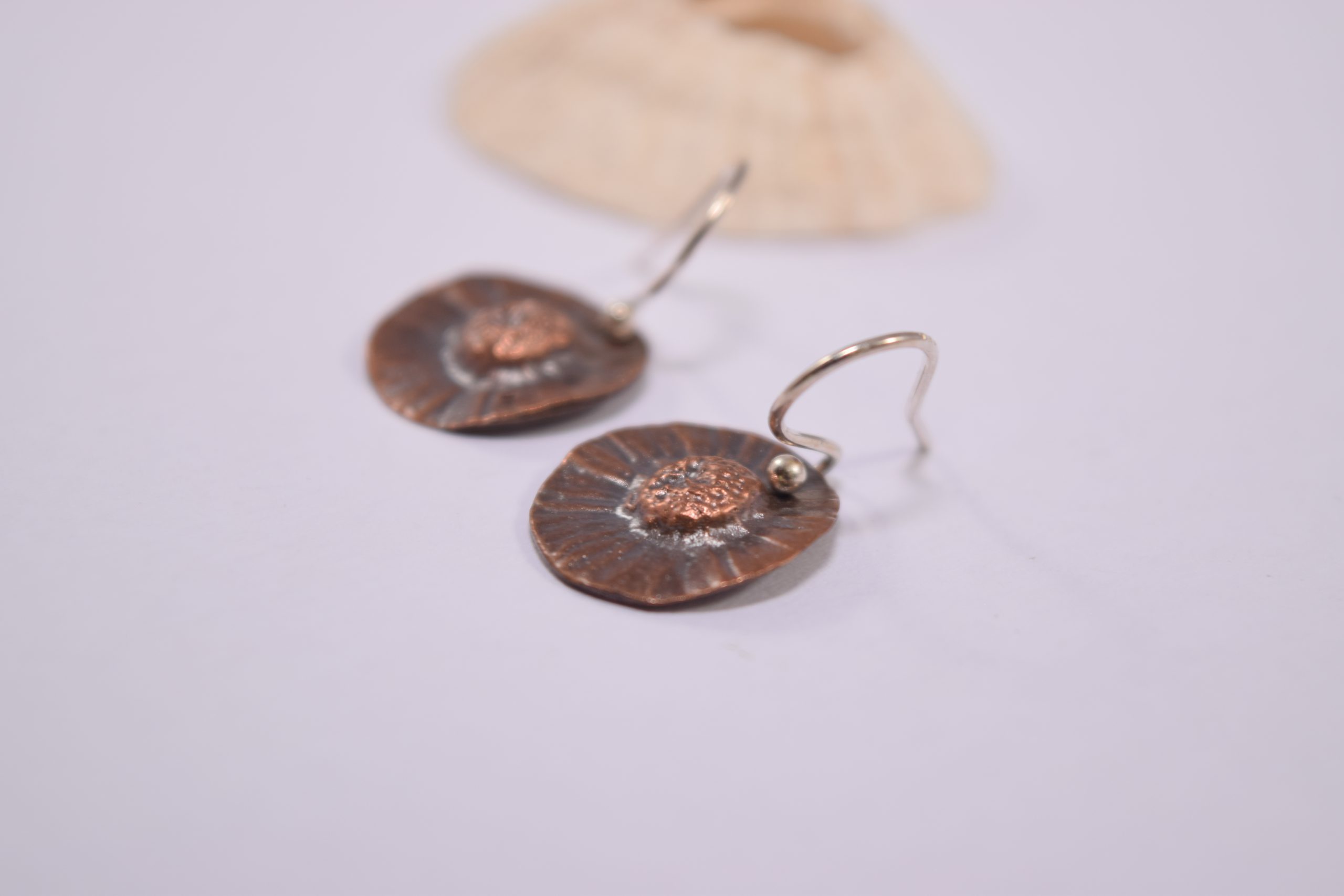 EA25. Copper daisies - Image 3