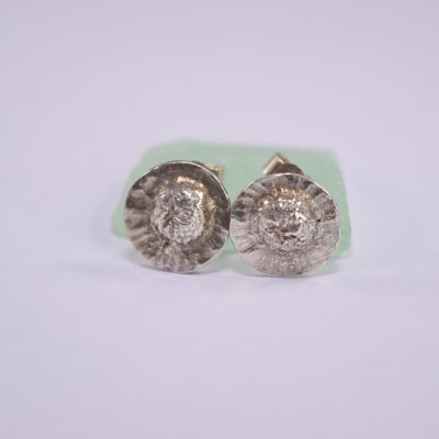 EA27. Silver daisy studs