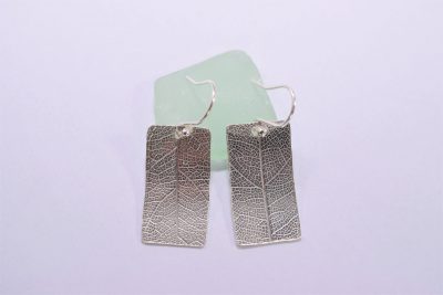 EA35. Oblong leaf print silver earrings