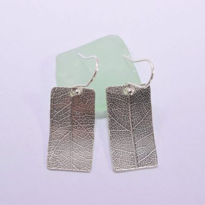 EA35. Oblong leaf print silver earrings