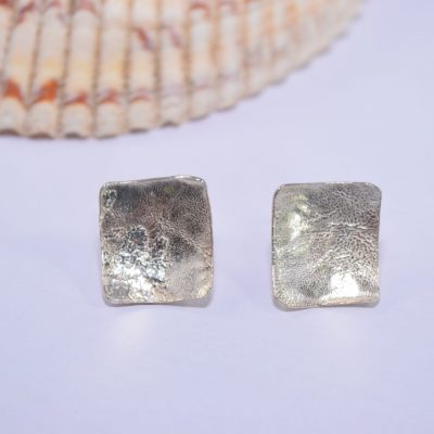 EA42. Reticulated oblong silver earrings with post back