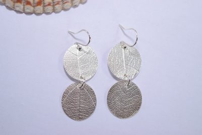EA48. Silver Leaf print circles earrings