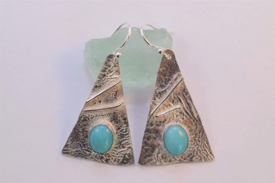 EA78. Reticulated silver triangle earrings with Amazonite