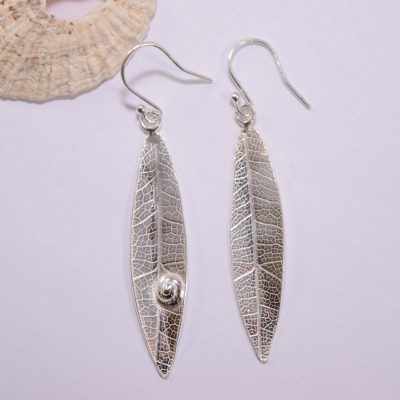 EA61. Silver leaf earring with snail detail