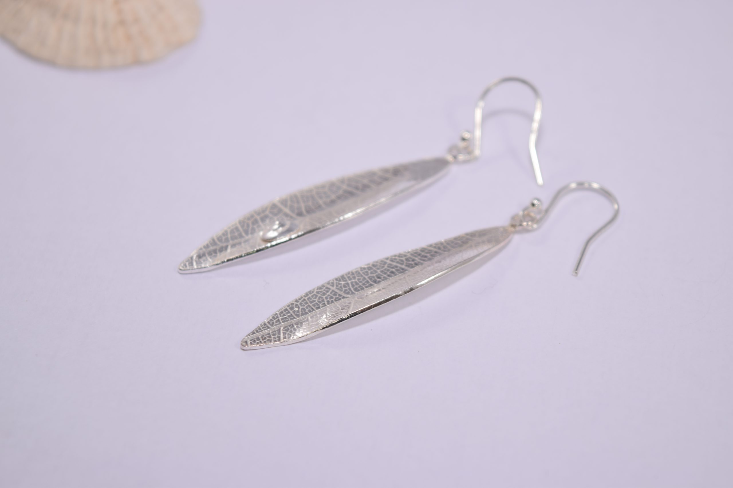 EA61. Silver leaf earring with snail detail - Image 2