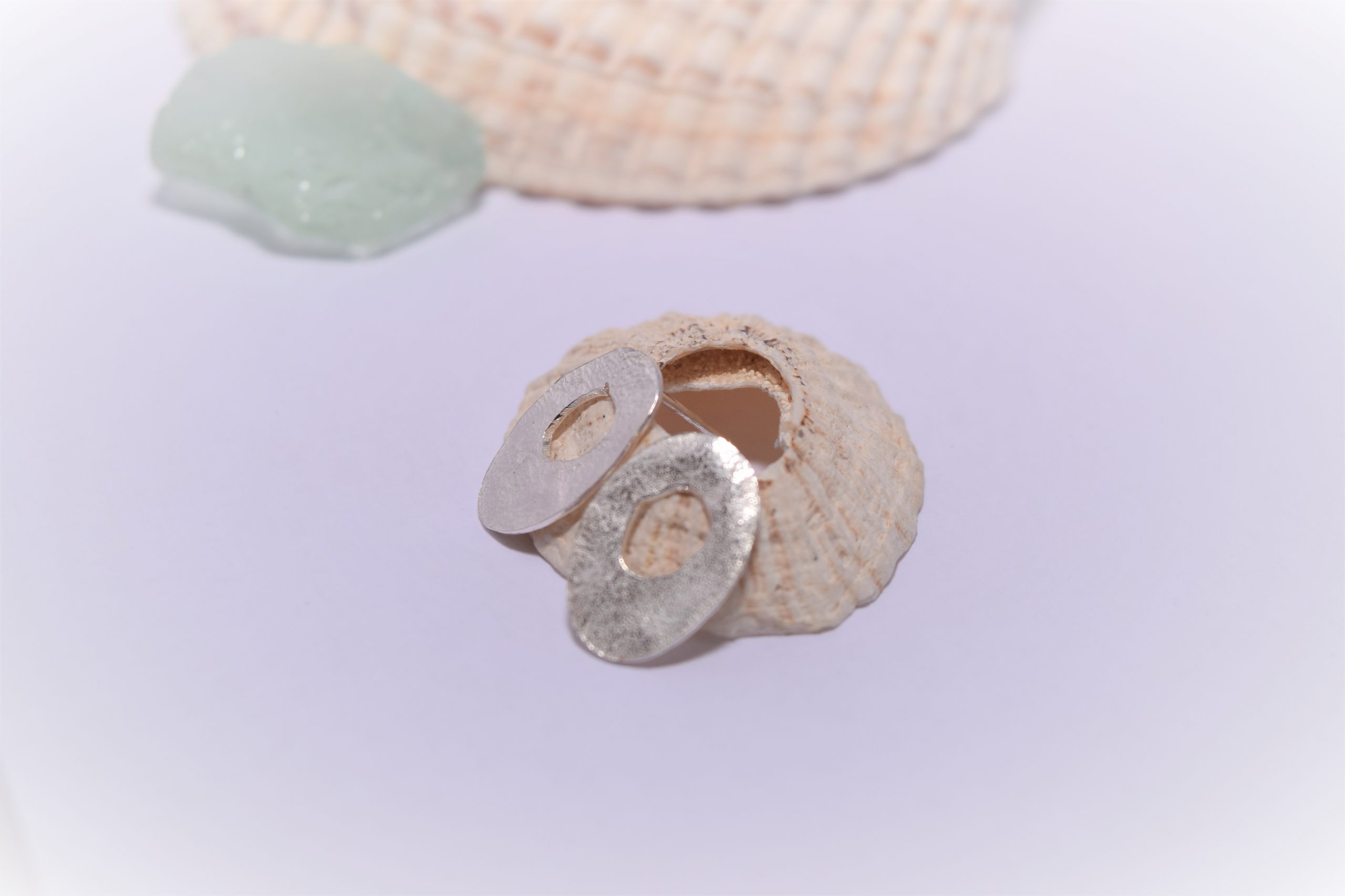 EA64. Reticulated silver oval cut out earrings - Image 2