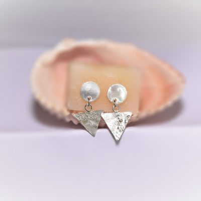 EA66. Reticulated silver disc and triangle earrings