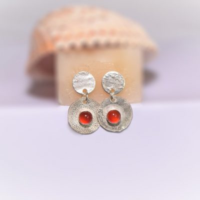 EA67. Double reticulated circles with Carnelian stone