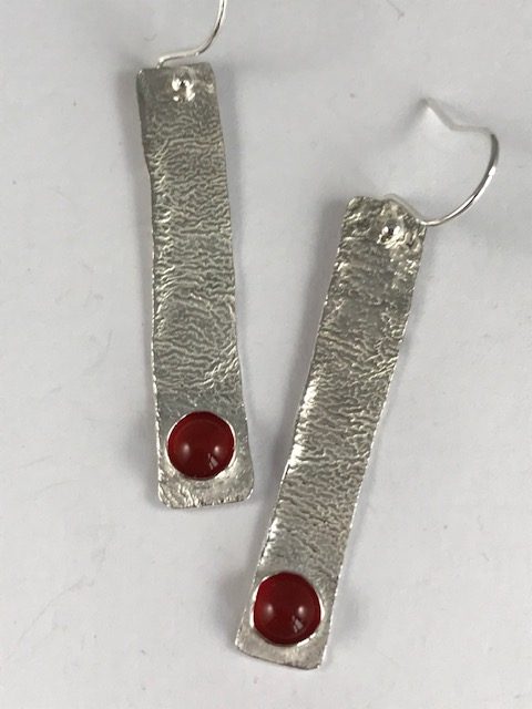EA70. Long Reticulated Earrings with carnelian stone. - Image 2