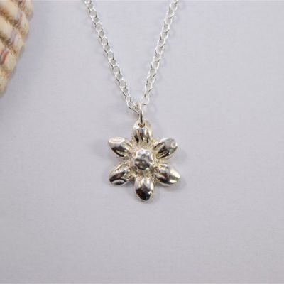 NP20. Silver Flower pendant