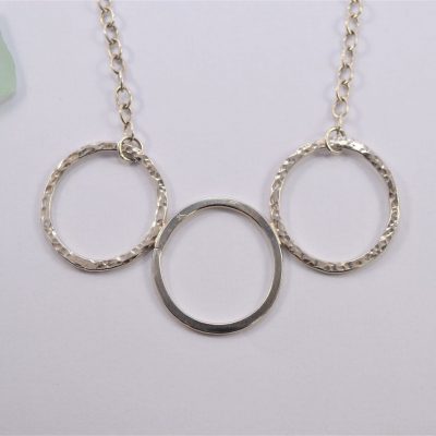 NP22. Three circles hammered necklace