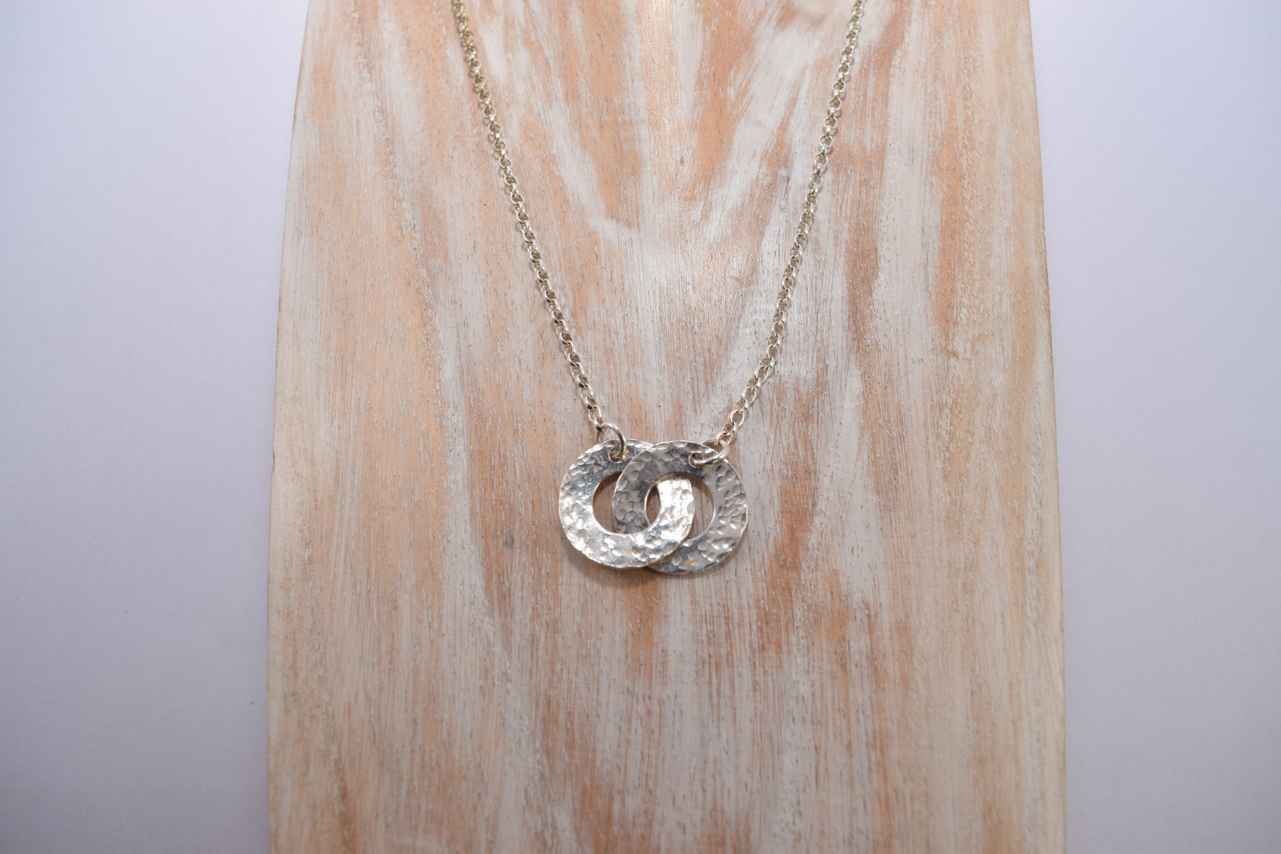 NP27. Entwined hammered silver washers - Image 3