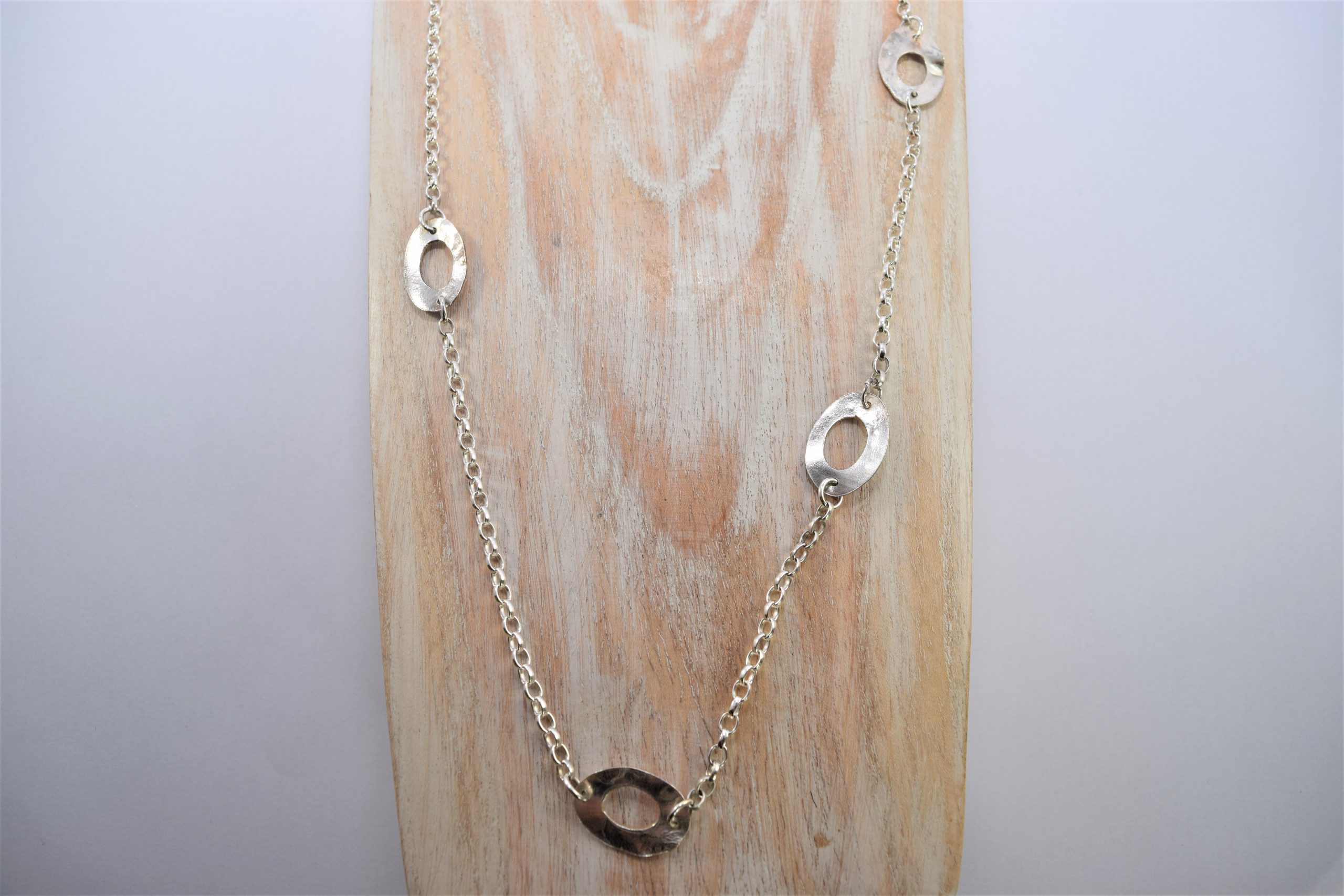 NP32. Long necklace with reticulated silver oval disks - Image 2