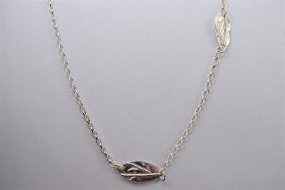 NP33. Long silver leaf necklace