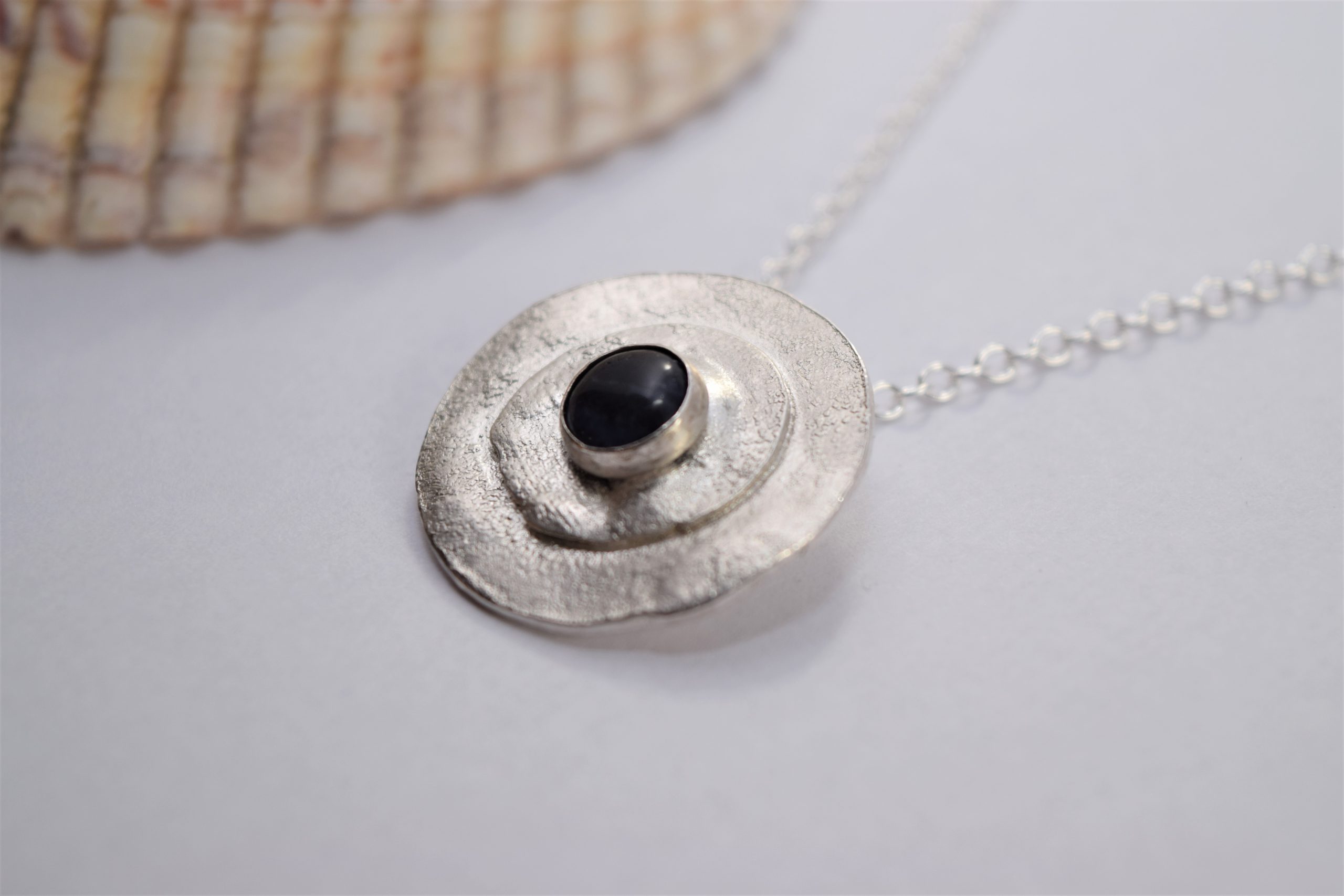 NP41. Silver reticulated layered circles with black Onyx stone - Image 2