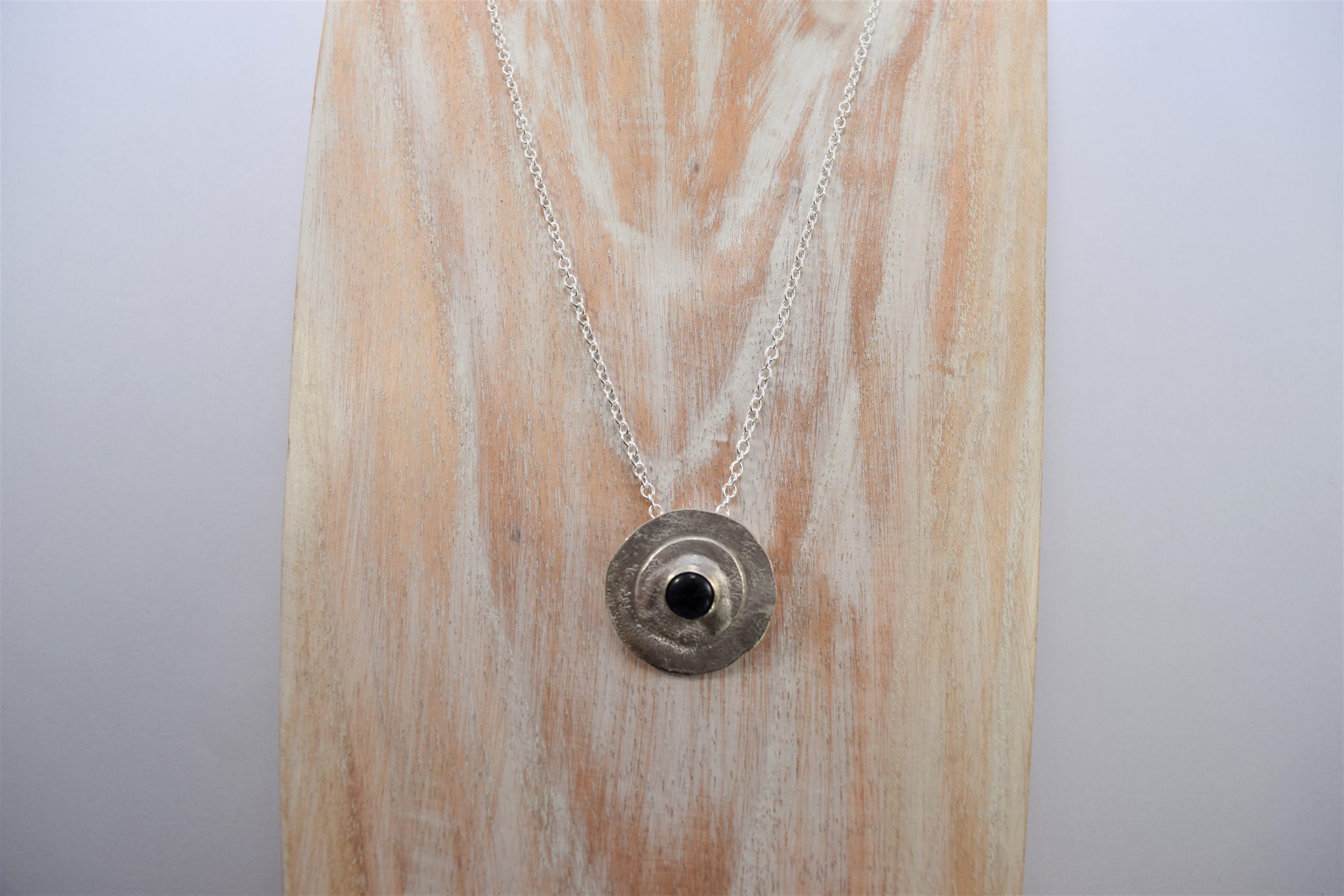 NP41. Silver reticulated layered circles with black Onyx stone - Image 3