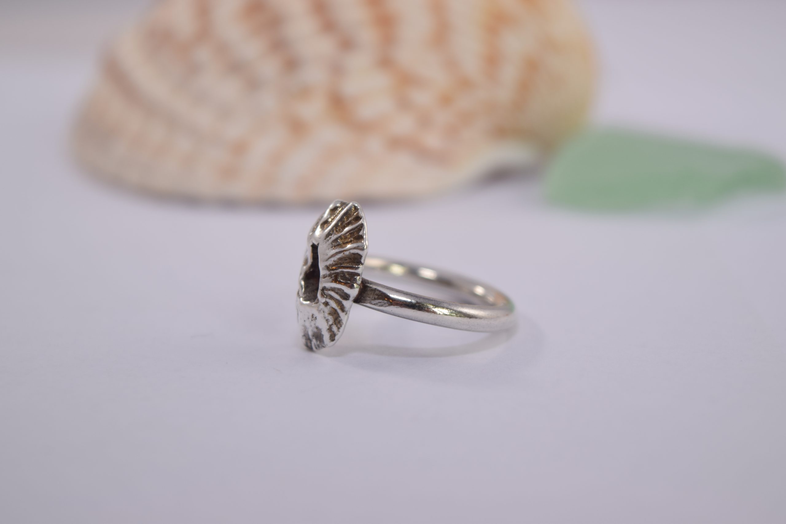 R08. Silver Limpet shell Ring - Image 2
