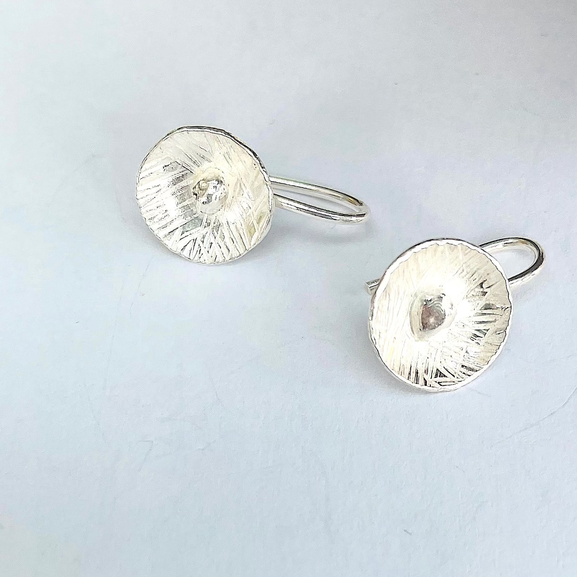 EA09. Cute little flower earrings - Image 2