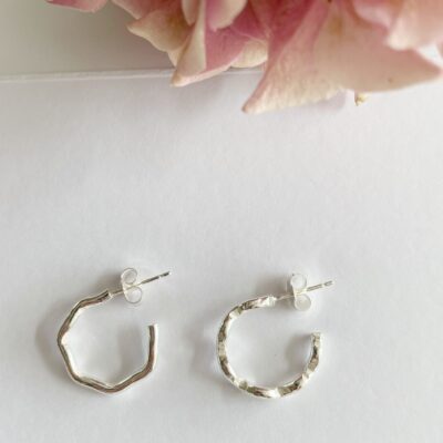EA83. Wavy hoops